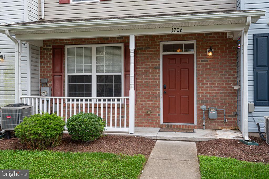 1706 Blue Heron Dr
