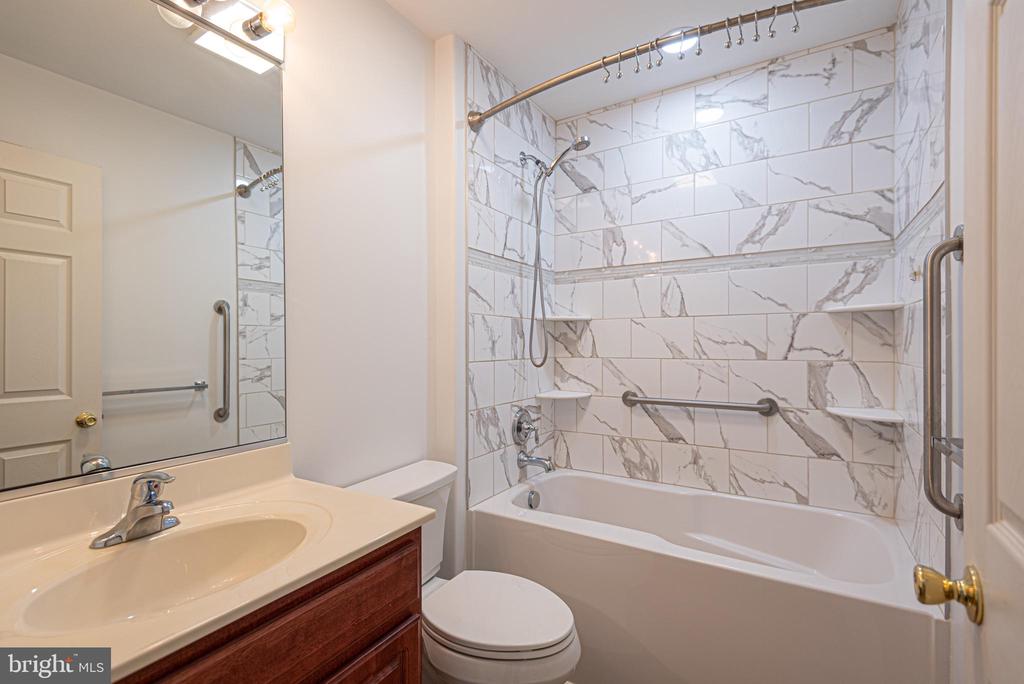 1706 Blue Heron Dr