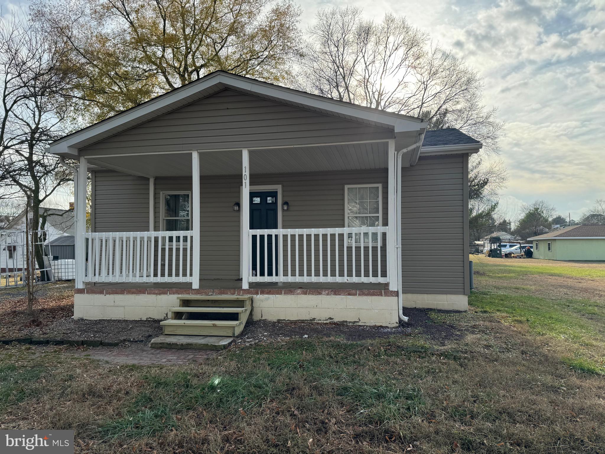 101 Vaughn Ave