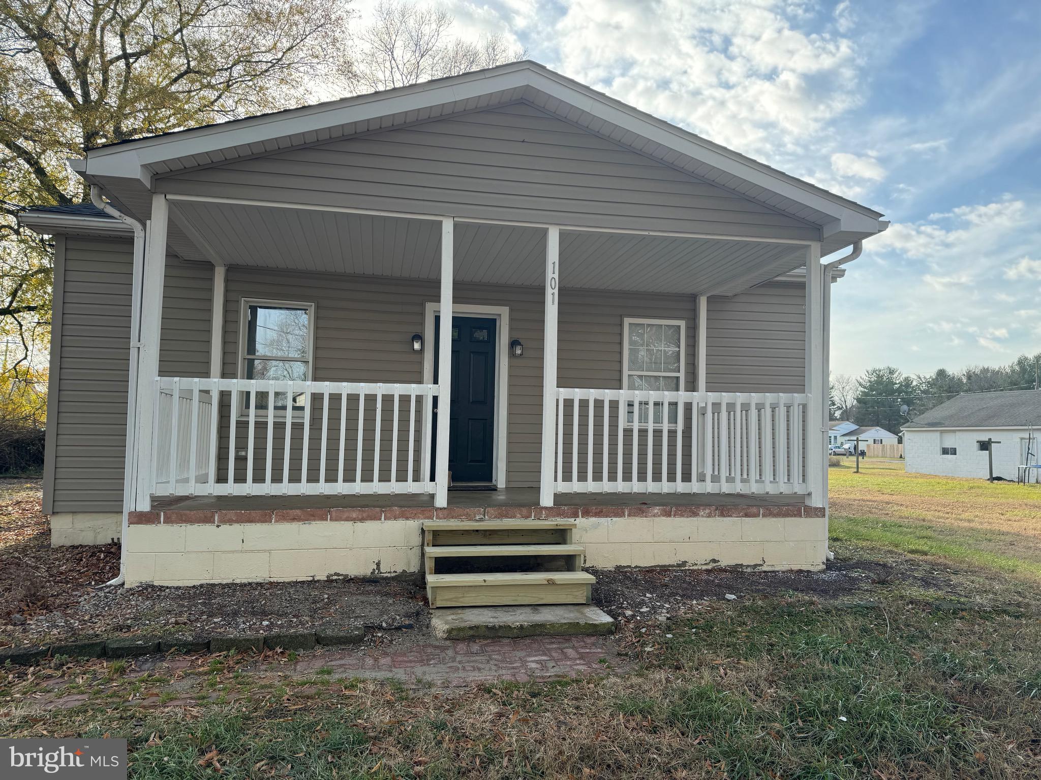 101 Vaughn Ave