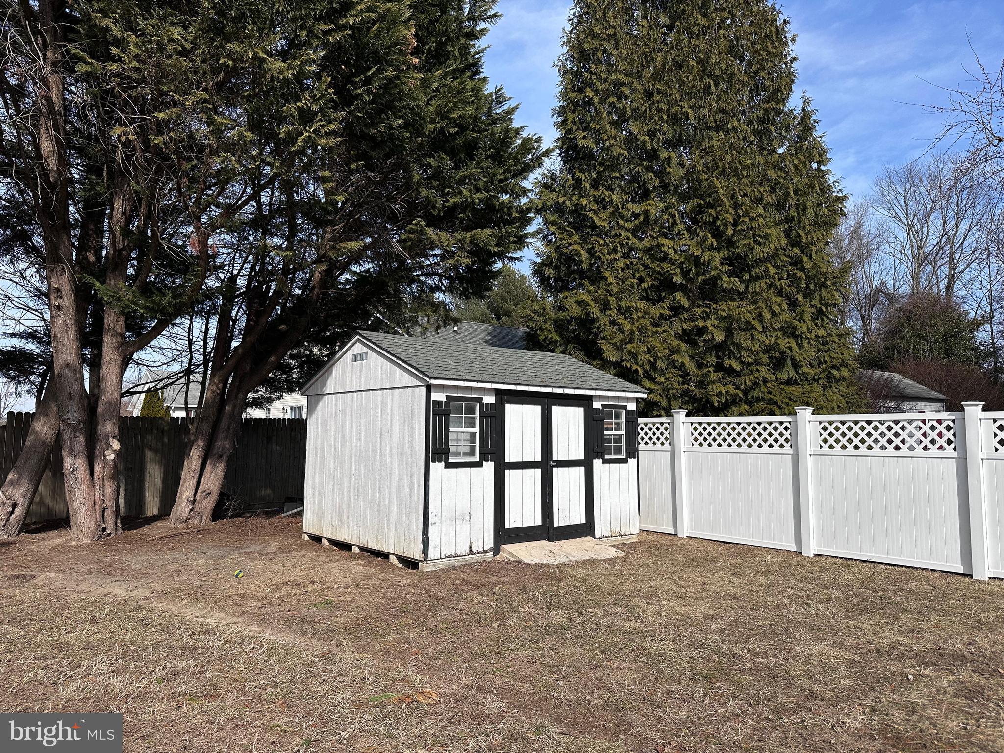 3 Oak St