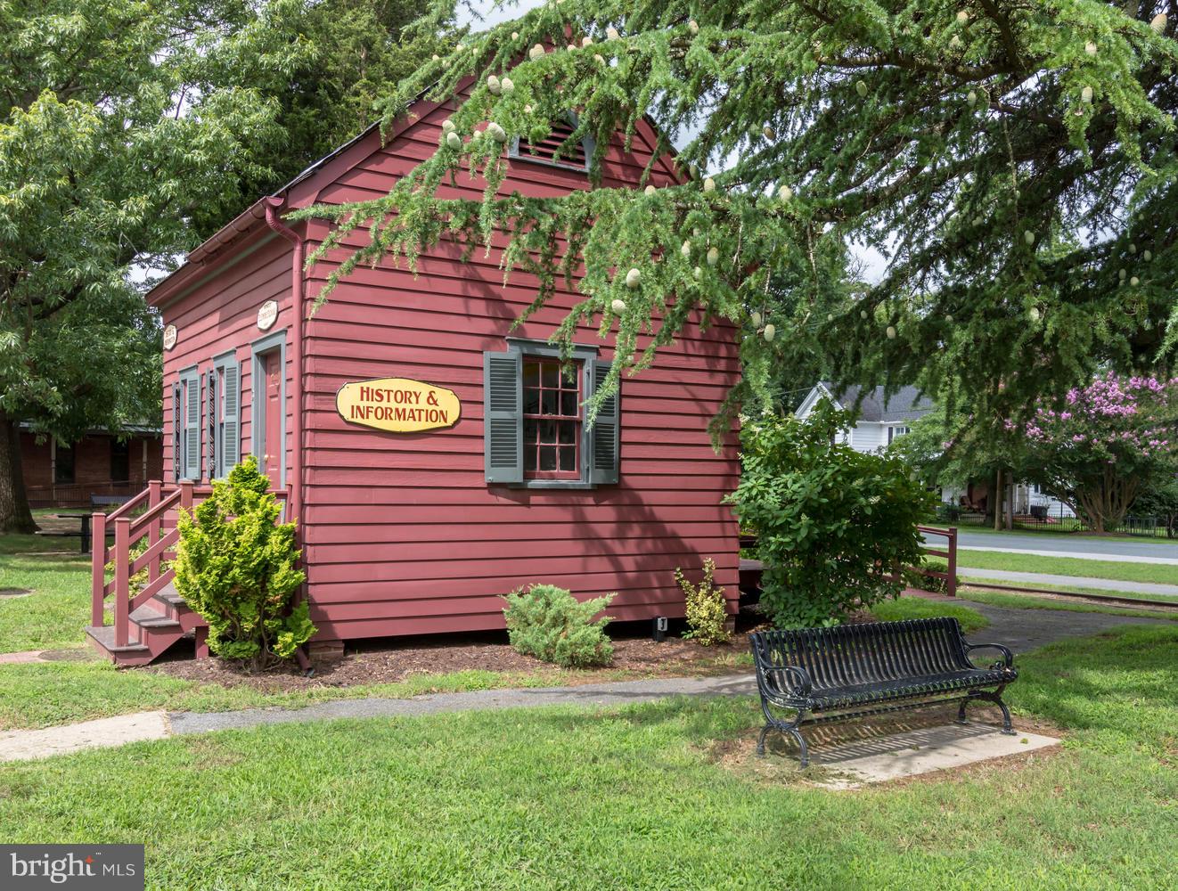 3 Oak St