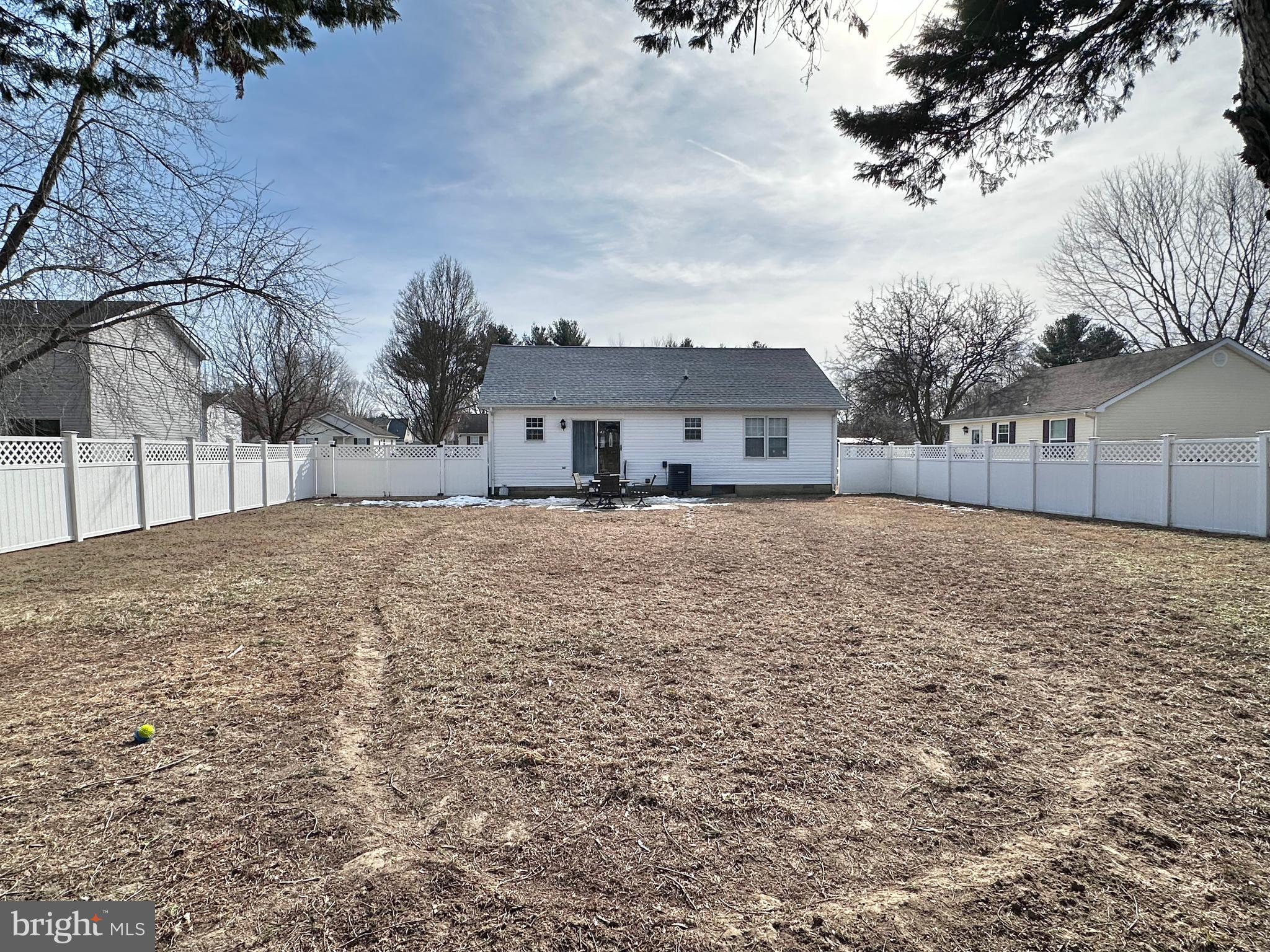3 Oak St