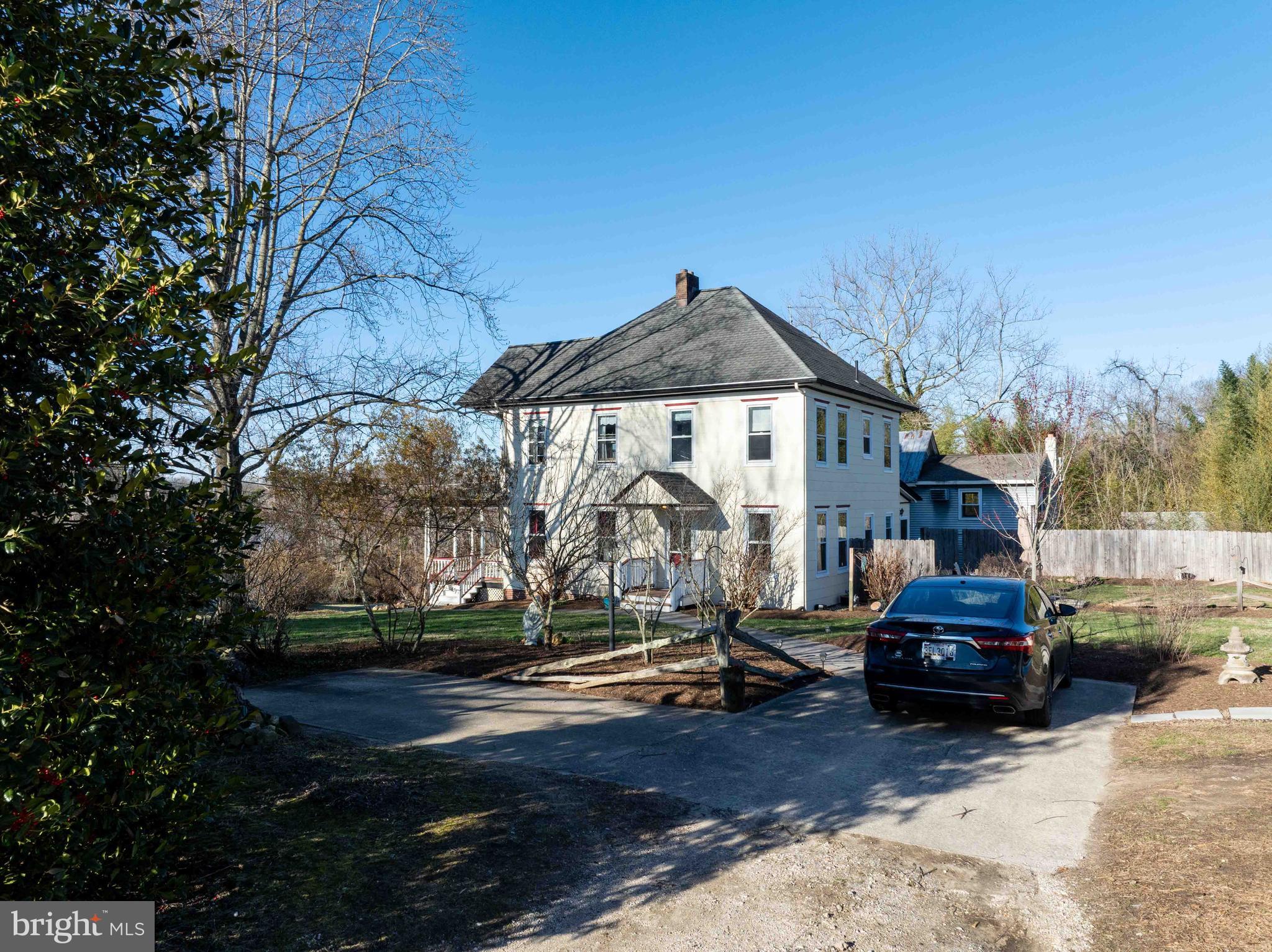 21954 Main St