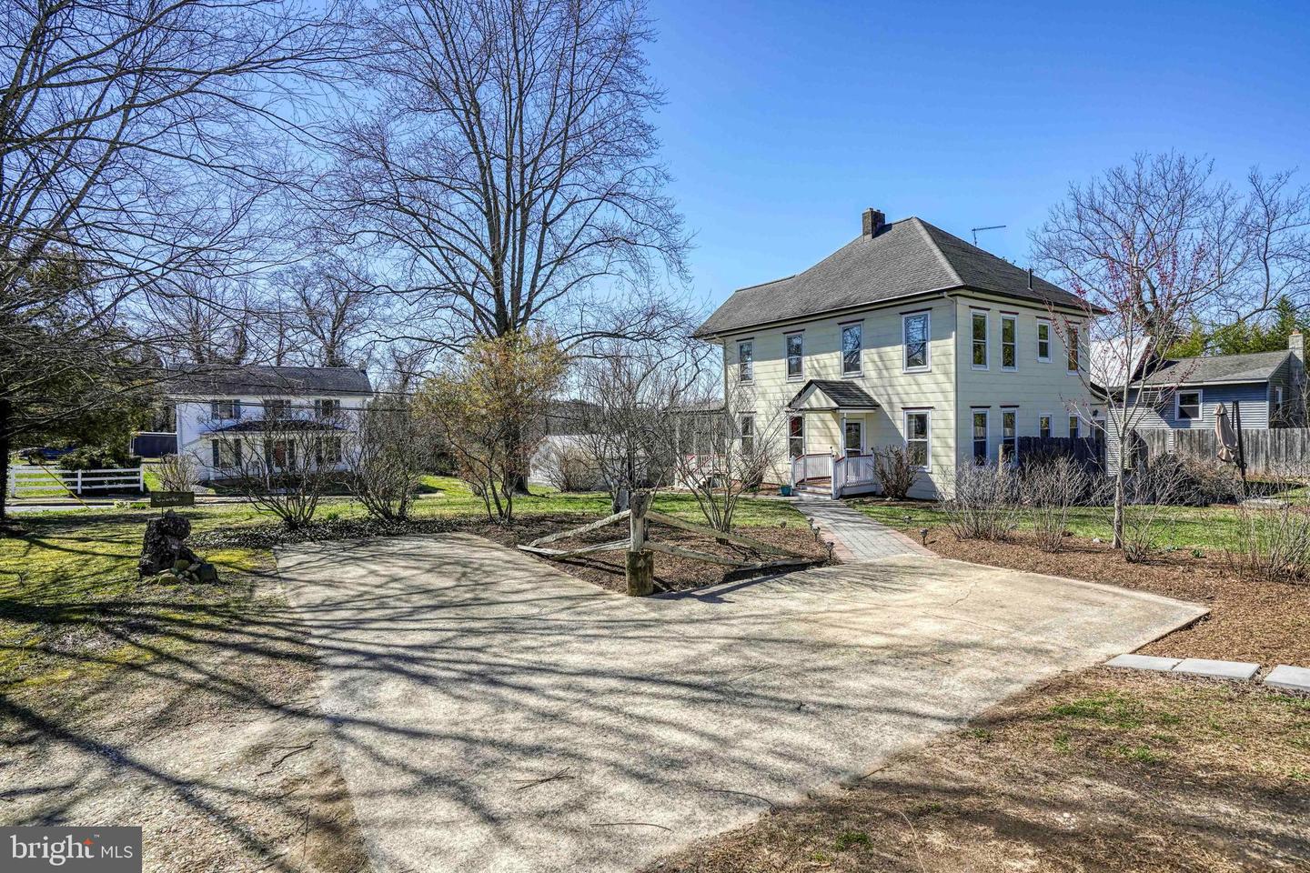 21954 Main St