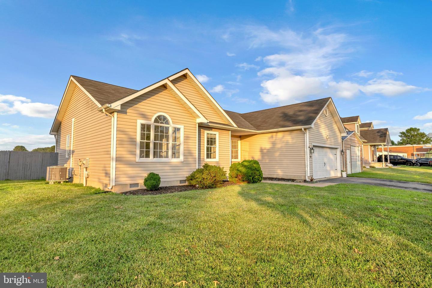 15 Ridgeway Dr