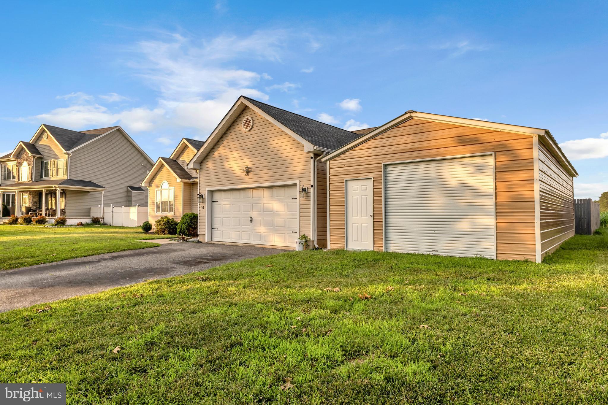 15 Ridgeway Dr