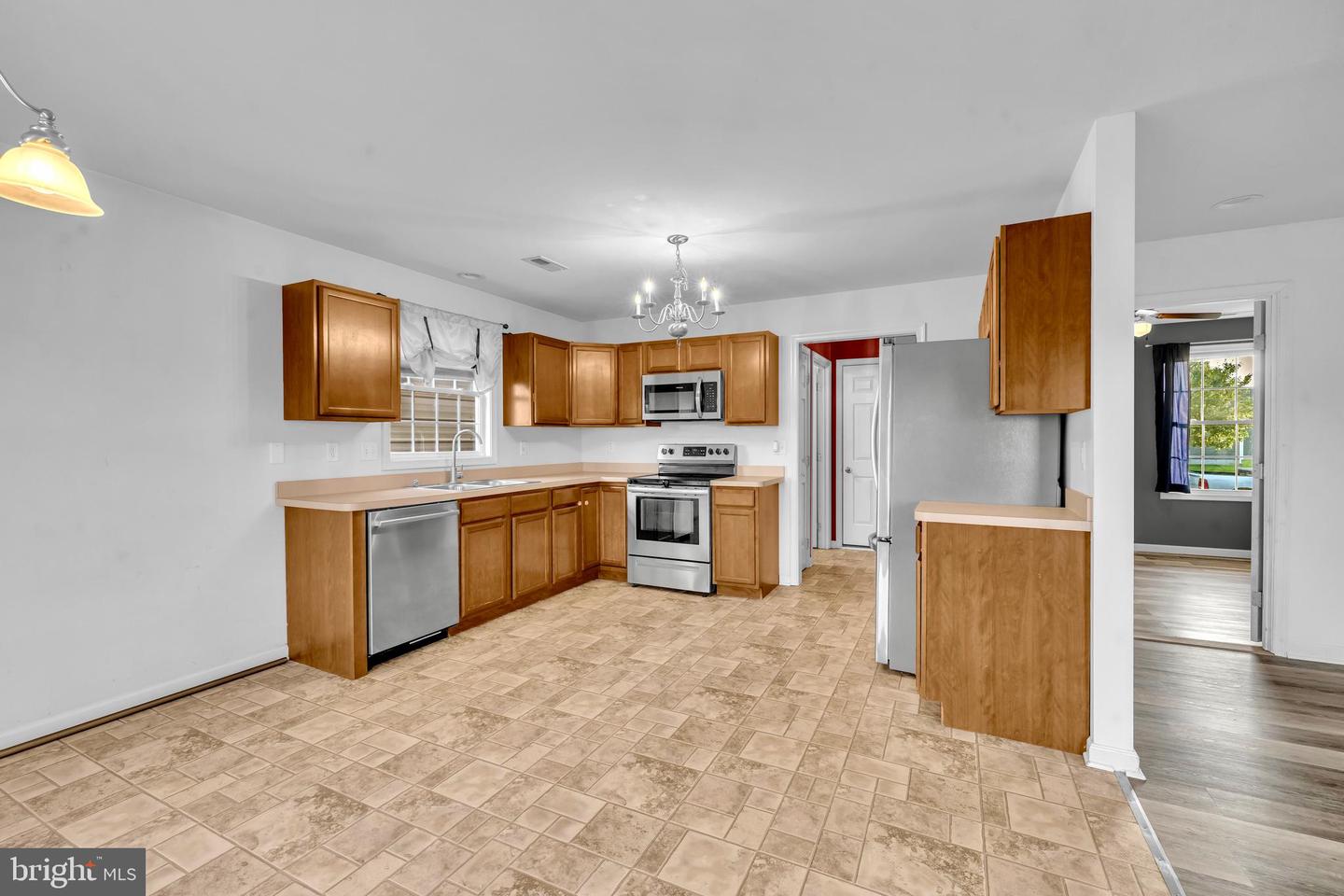 15 Ridgeway Dr