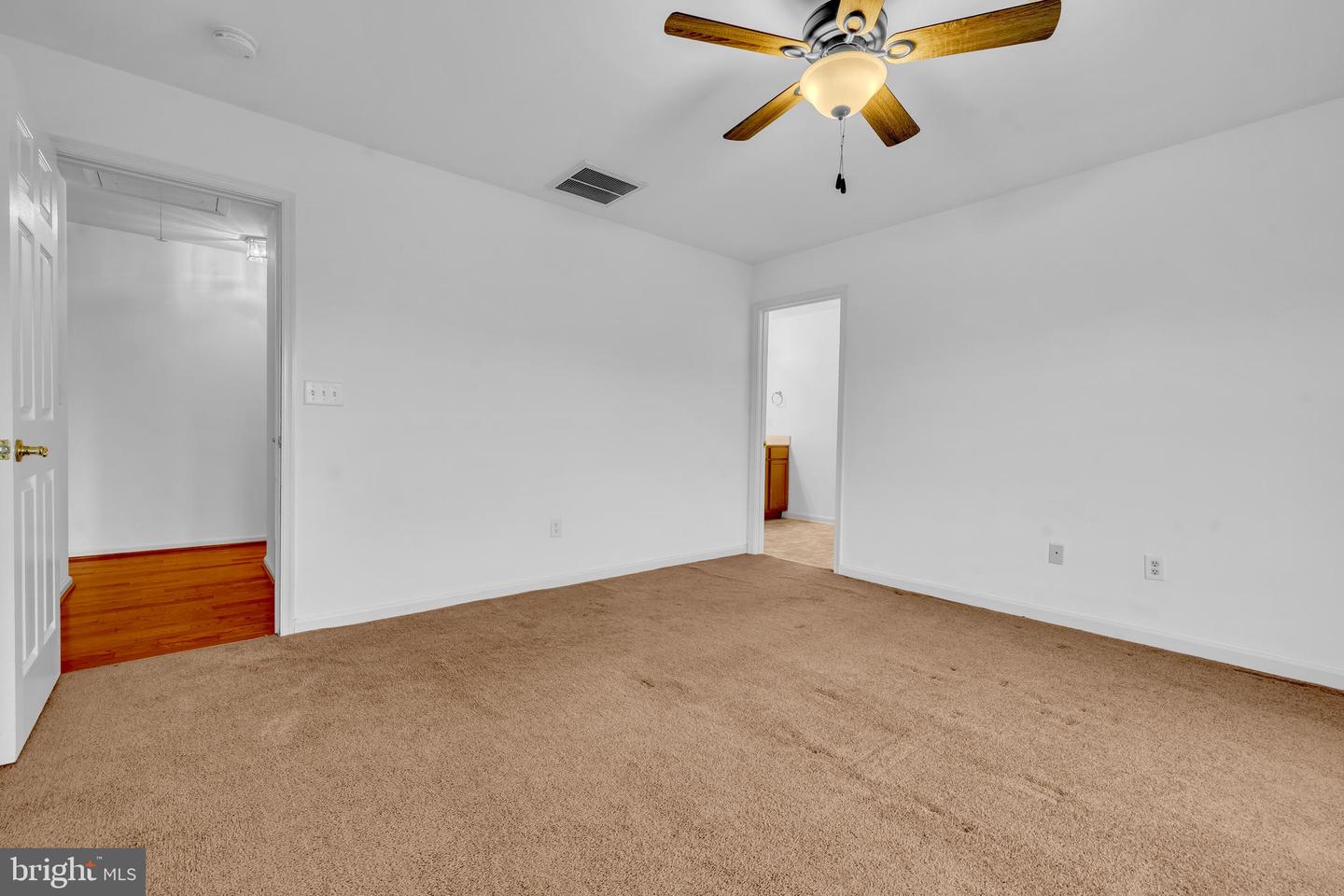 15 Ridgeway Dr