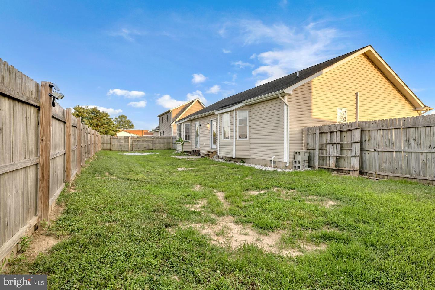 15 Ridgeway Dr
