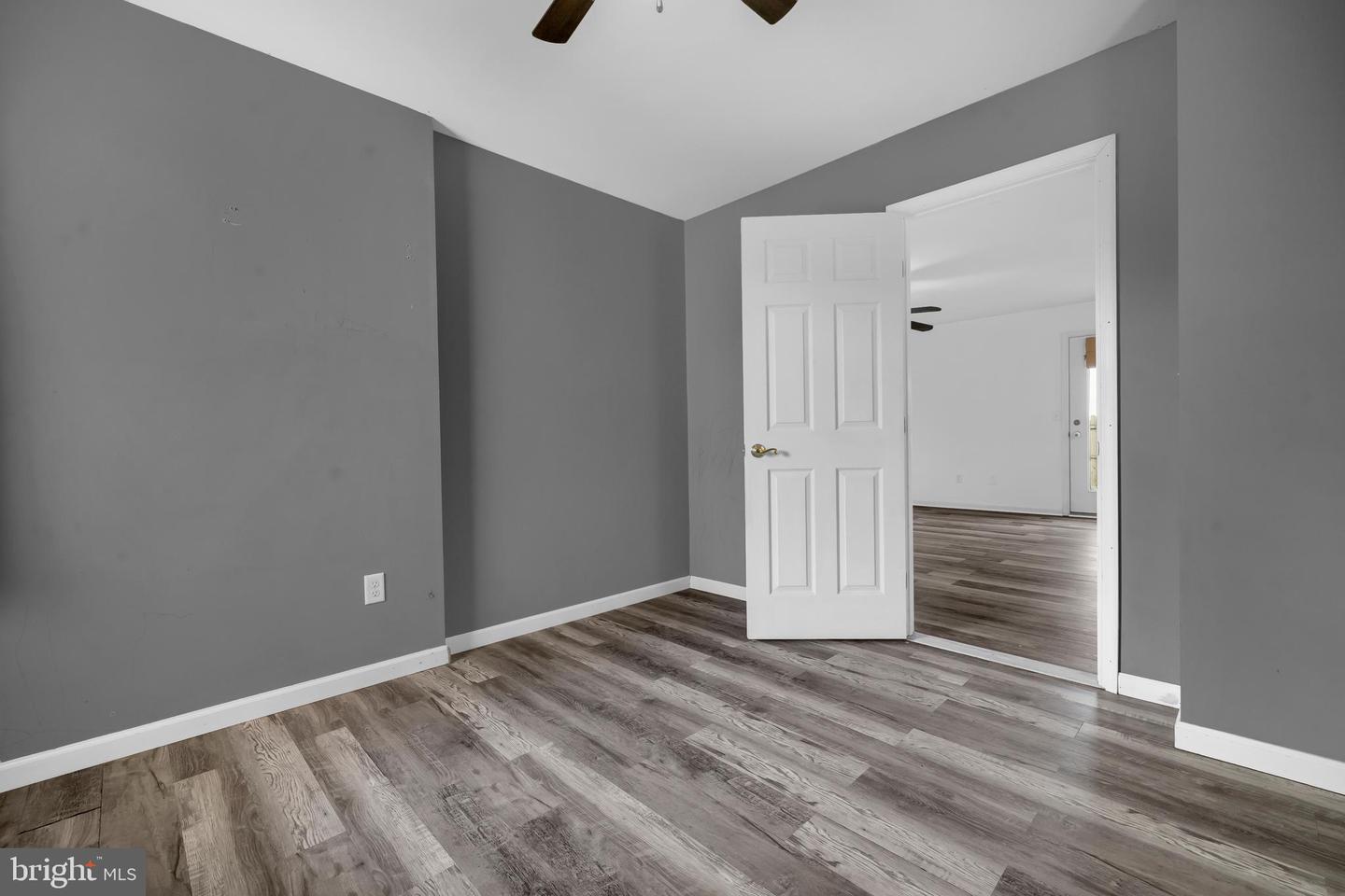 15 Ridgeway Dr