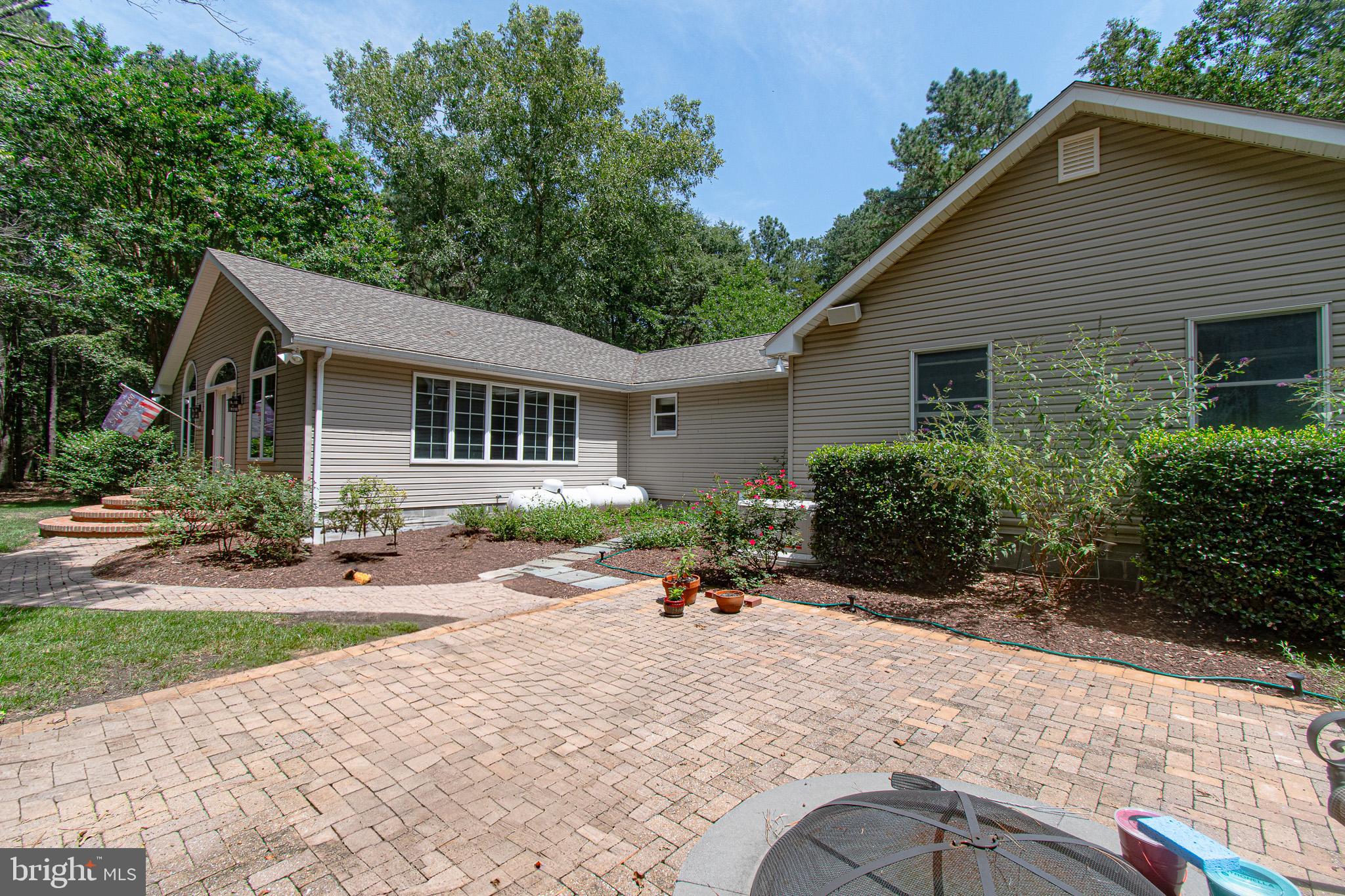 6074 Newton Rd