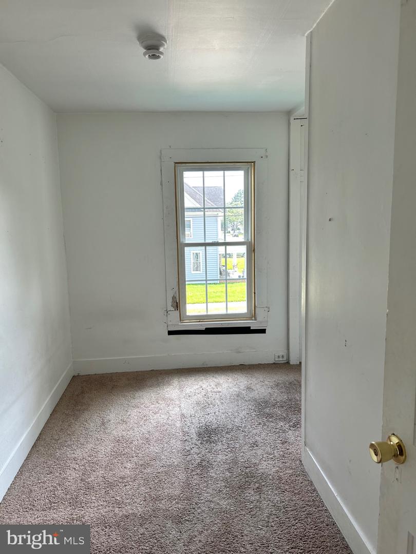 215 Academy Ave