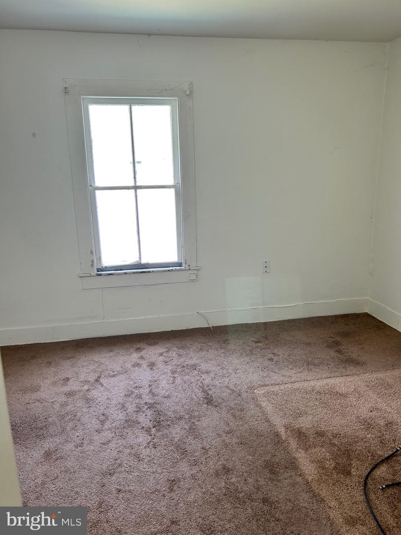 215 Academy Ave