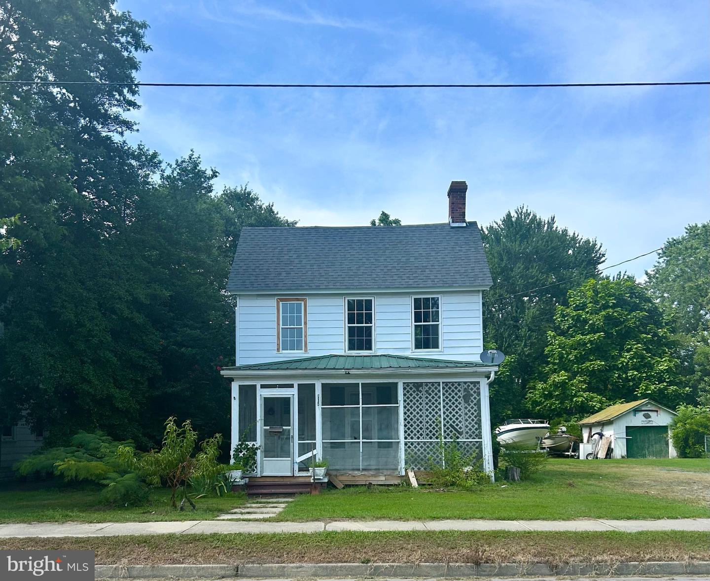 215 Academy Ave