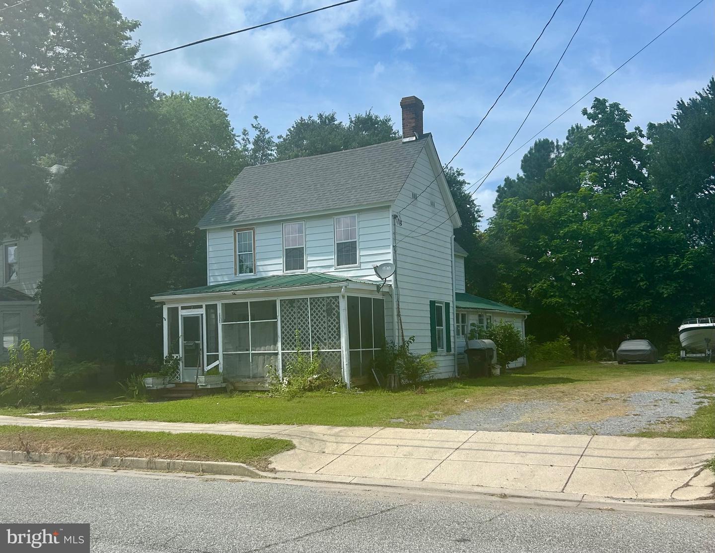 215 Academy Ave