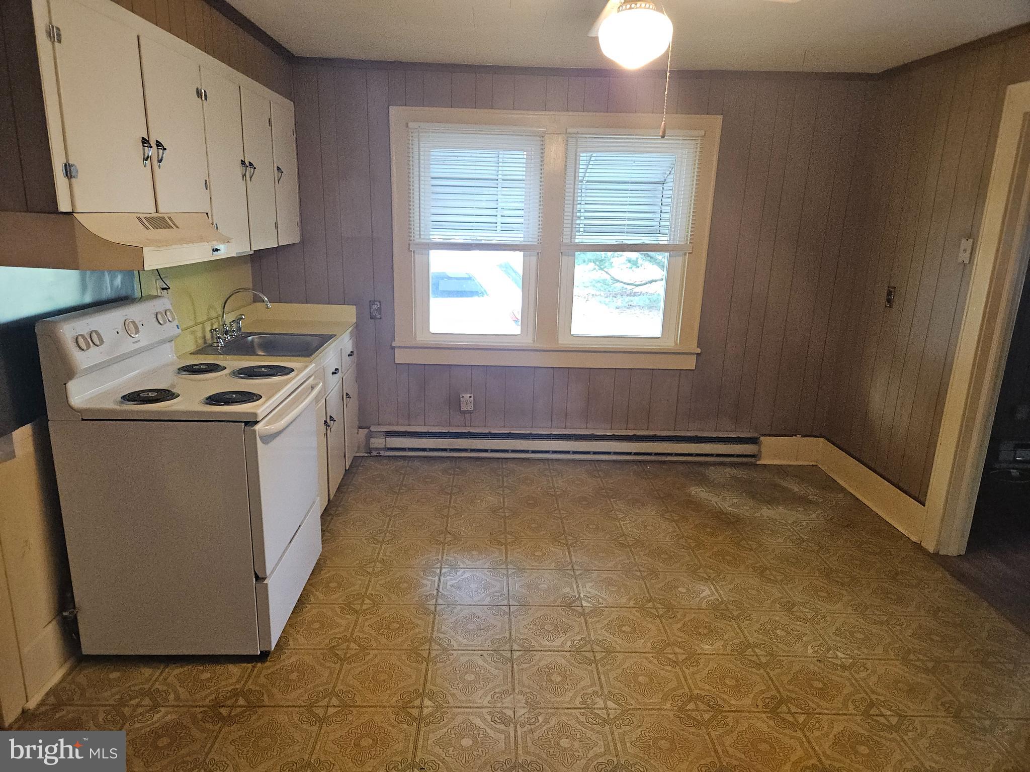 546 N 6TH STREET