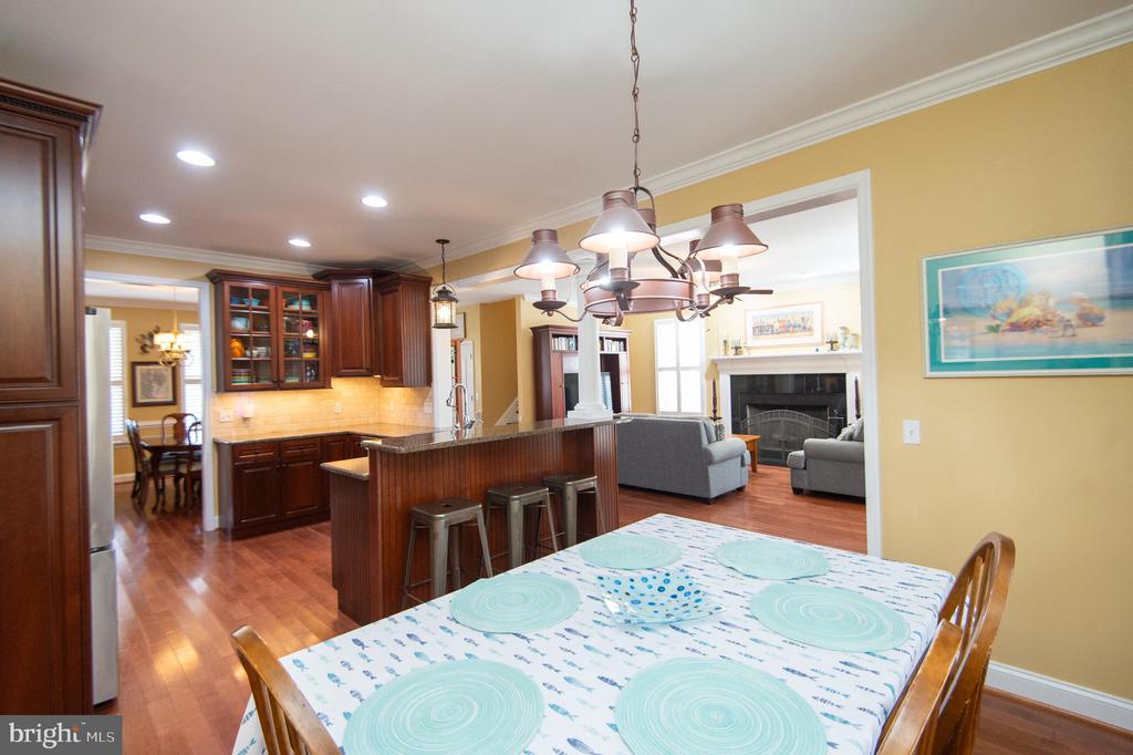 5585 HARMONY WOODS DRIVE
