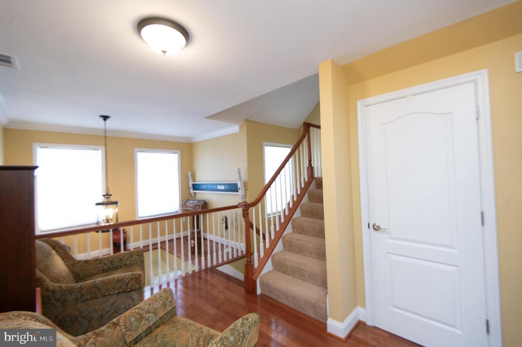 5585 HARMONY WOODS DRIVE