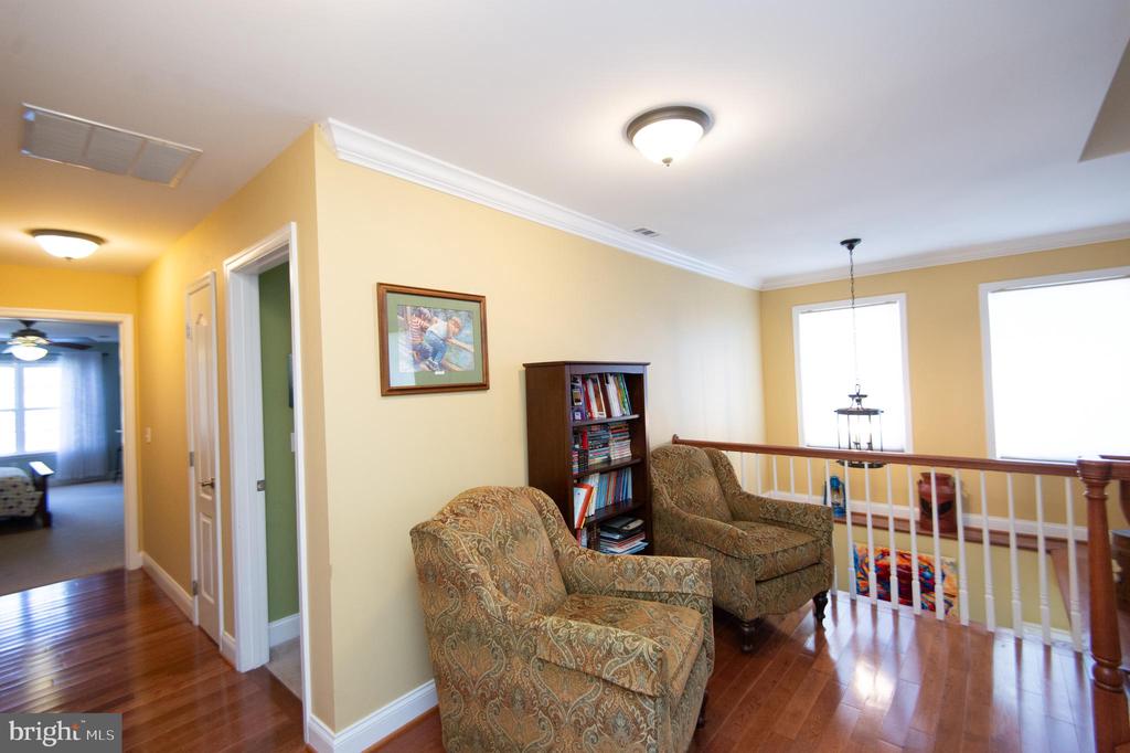 5585 HARMONY WOODS DRIVE