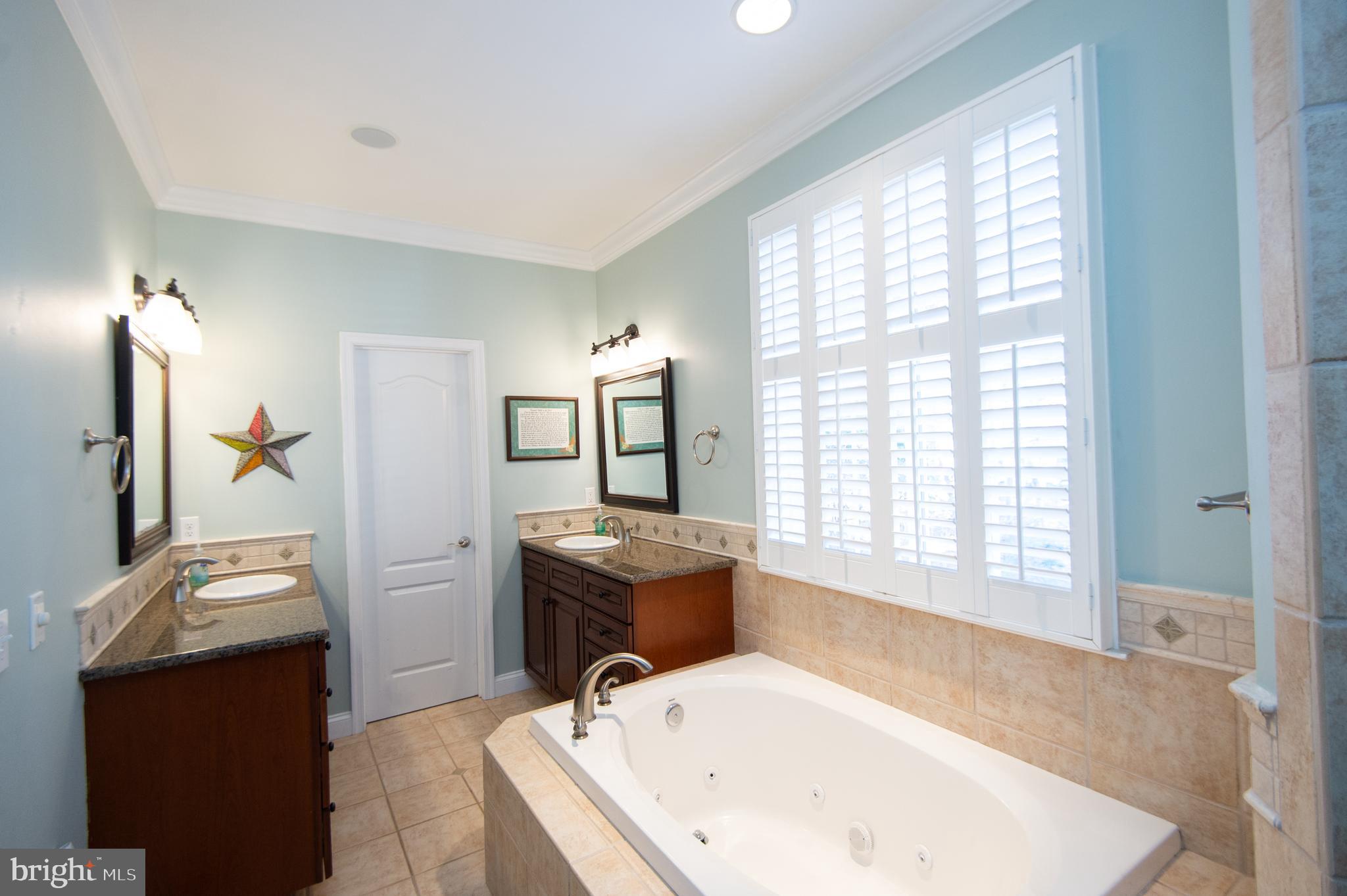 5585 HARMONY WOODS DRIVE