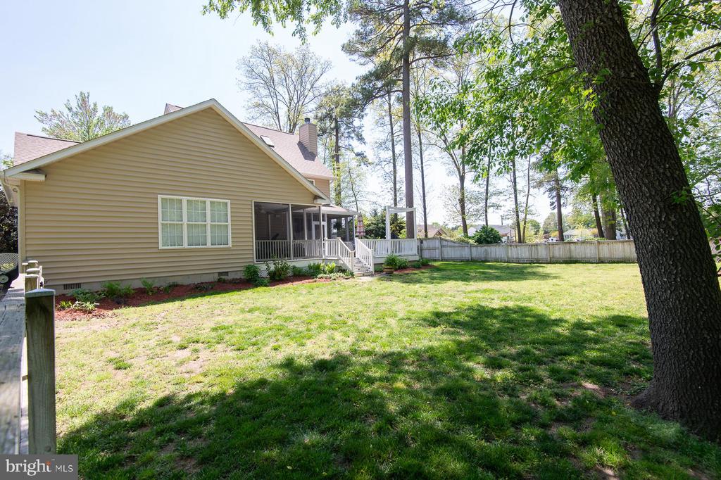 5585 HARMONY WOODS DRIVE
