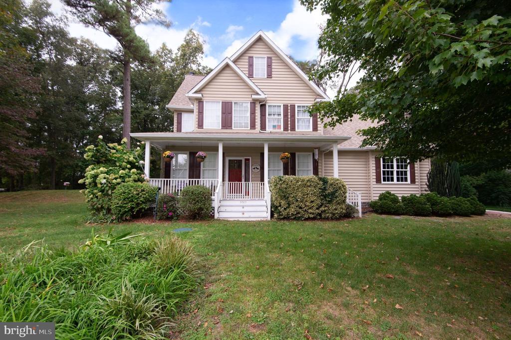 5585 HARMONY WOODS DRIVE
