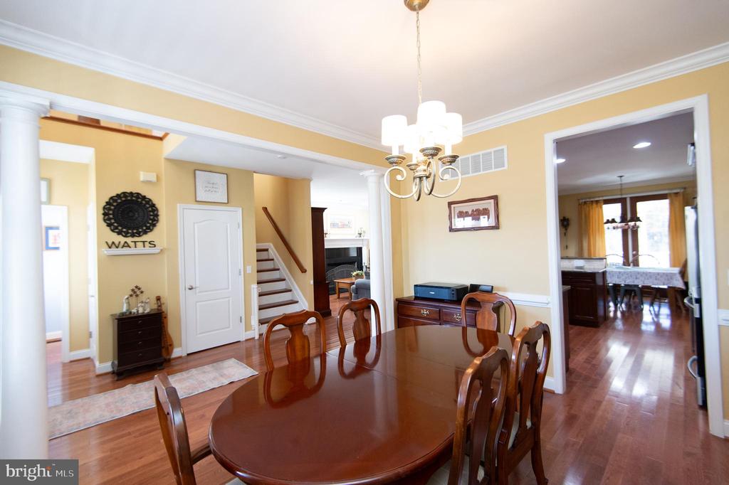 5585 HARMONY WOODS DRIVE