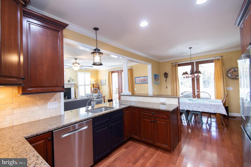 5585 HARMONY WOODS DRIVE