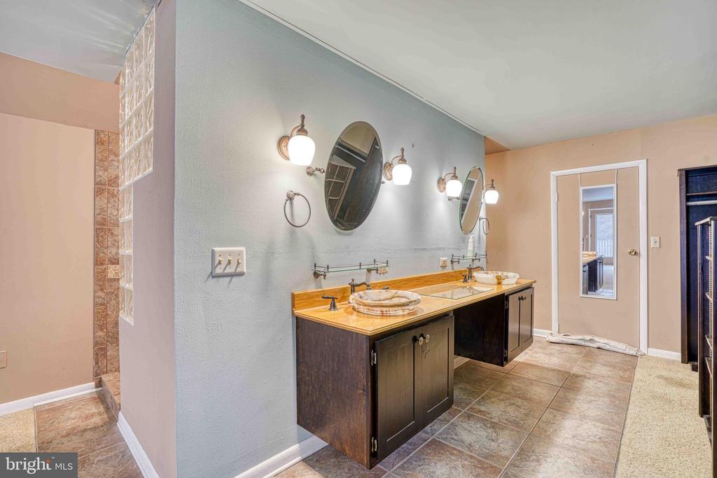 14957 CHERRY LANE