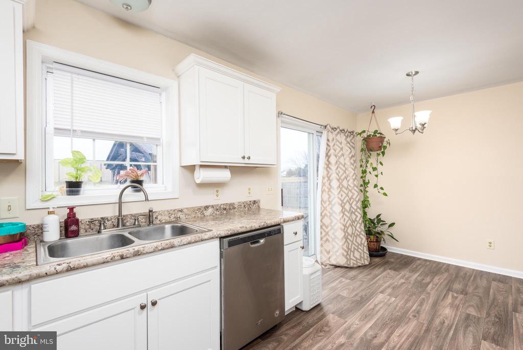 1 OAKVIEW COURT