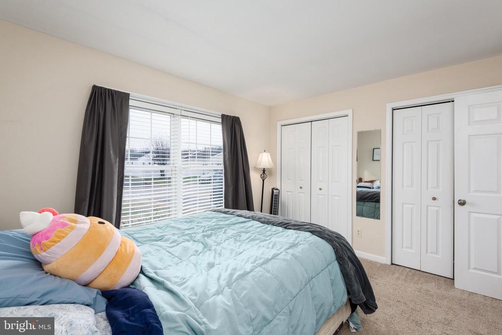 1 OAKVIEW COURT