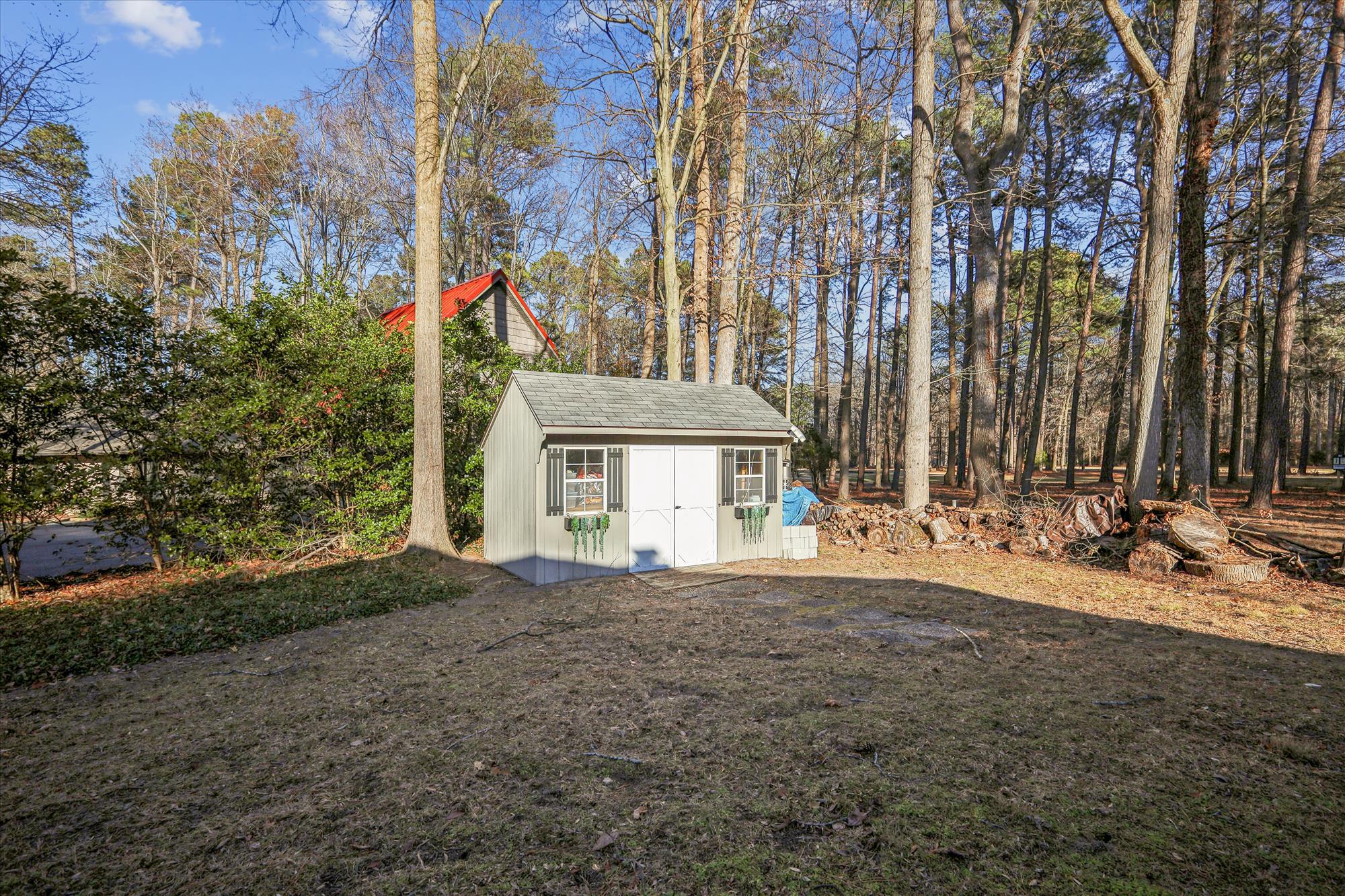 24899 WOODS DRIVE