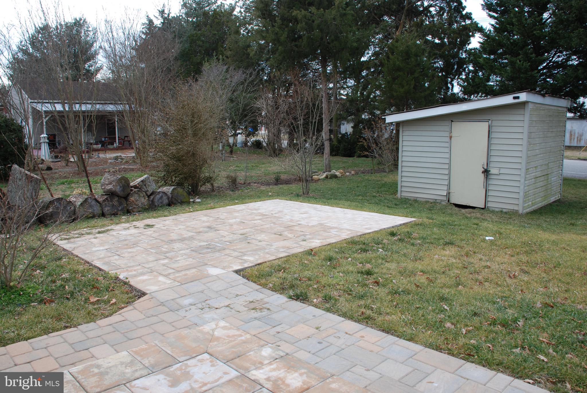 302 W RAILROAD AVENUE