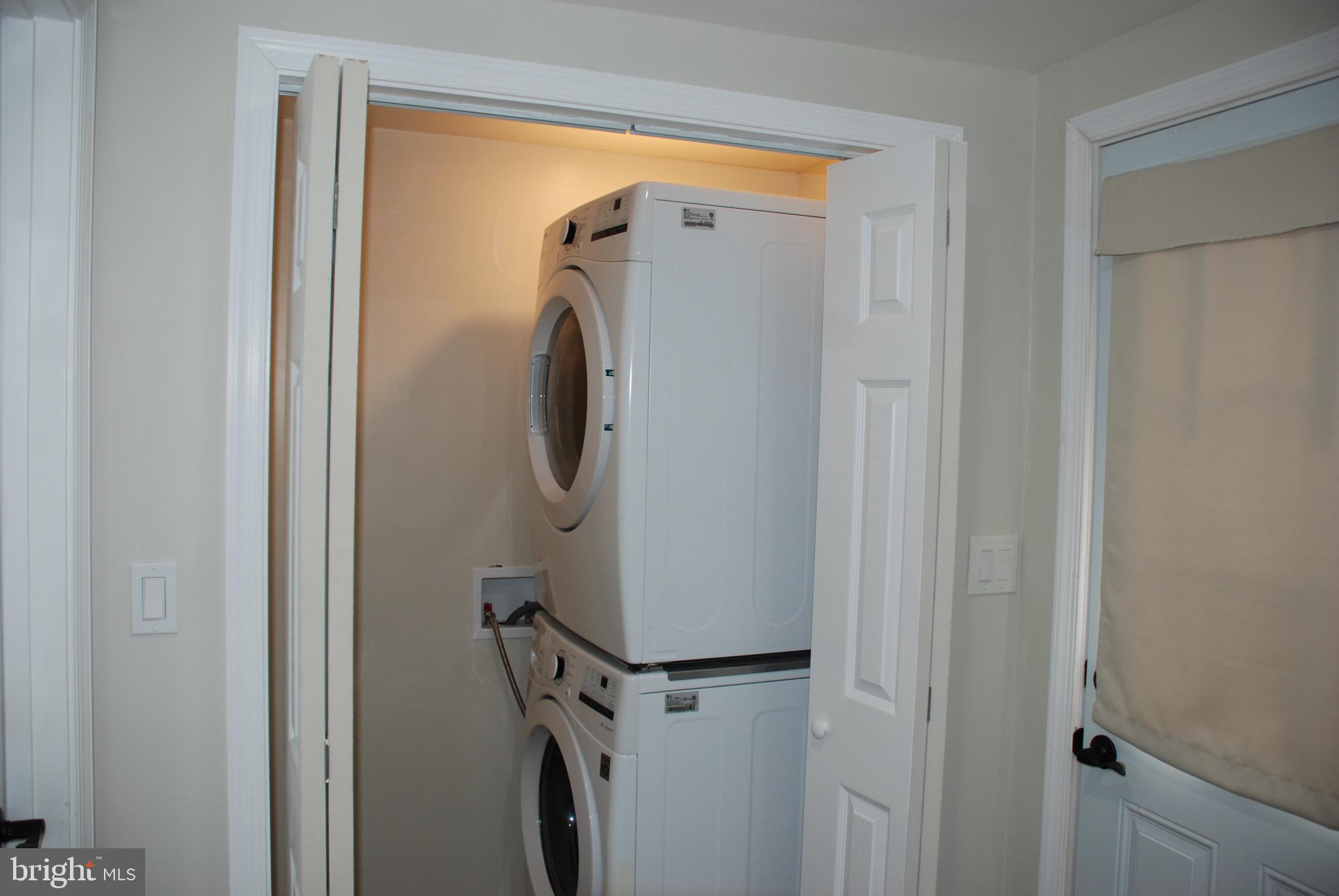 302 W RAILROAD AVENUE