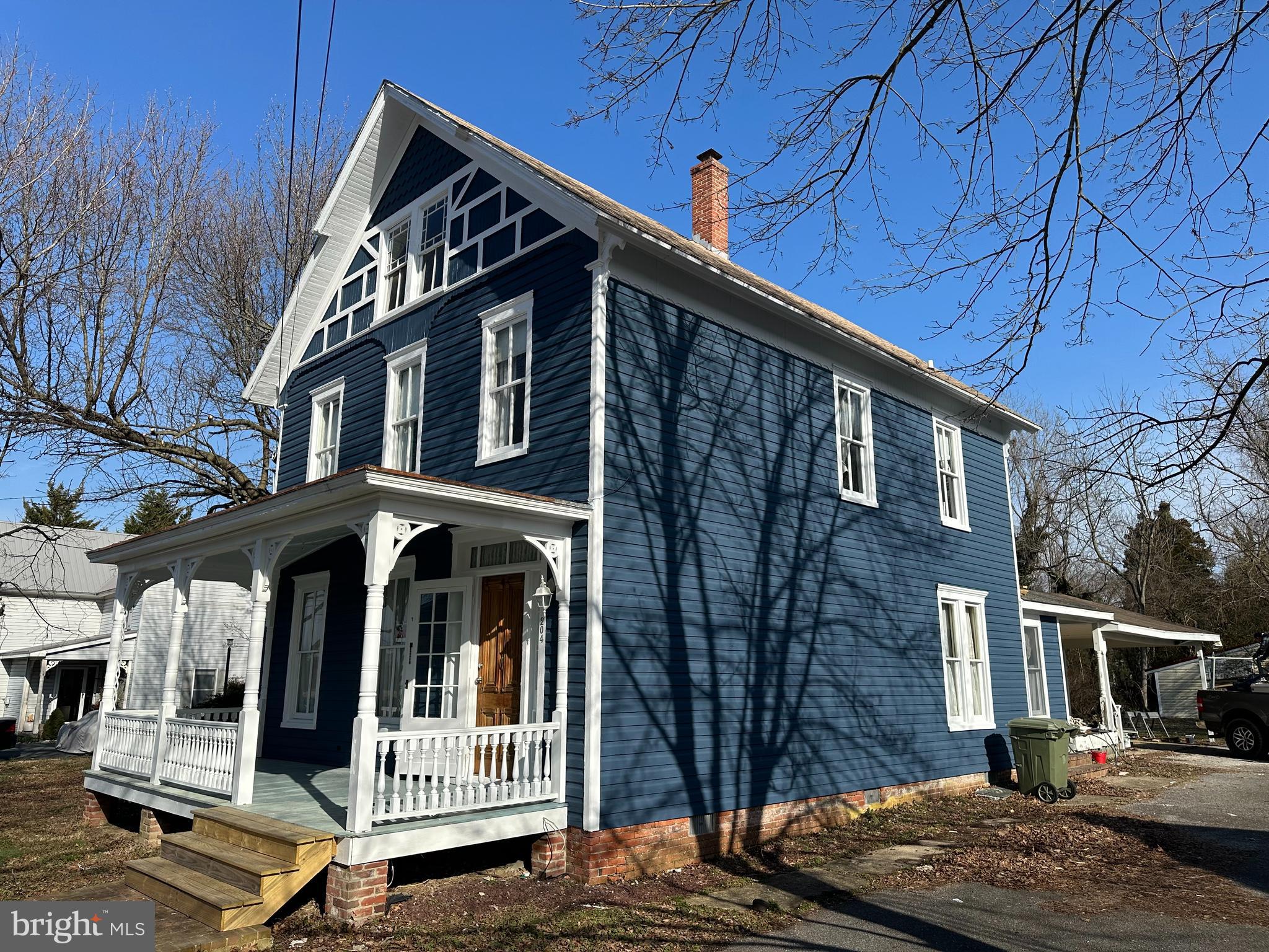 204 MAPLE AVENUE
