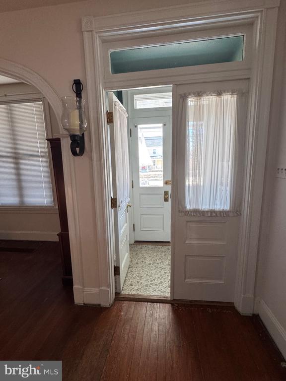 112 S 5TH AVENUE