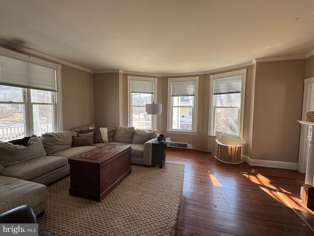 112 S 5TH AVENUE