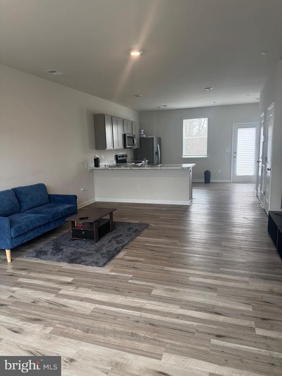 103 RIVERWALK TER