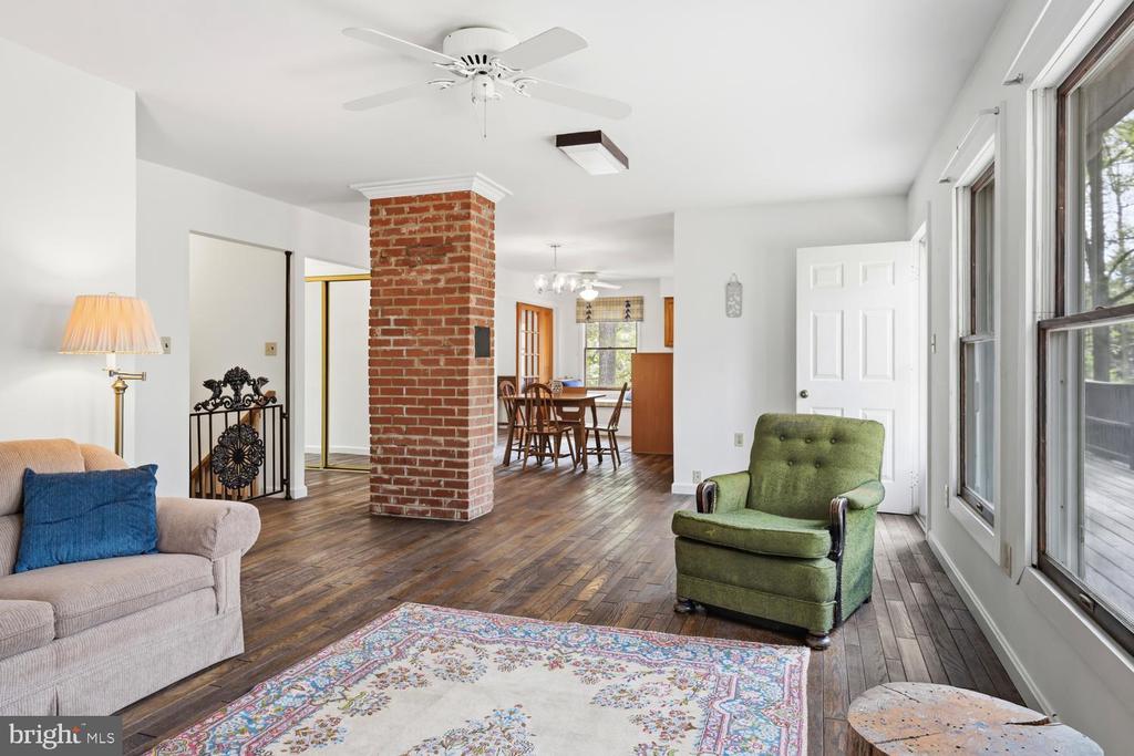322 DEEP SHORE ROAD