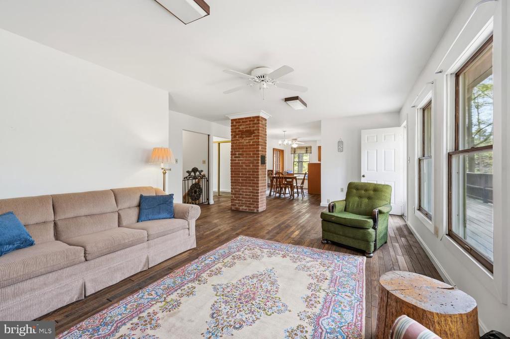 322 DEEP SHORE ROAD