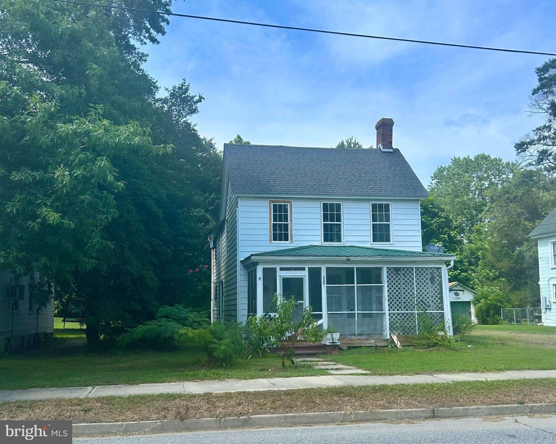 215 ACADEMY AVENUE