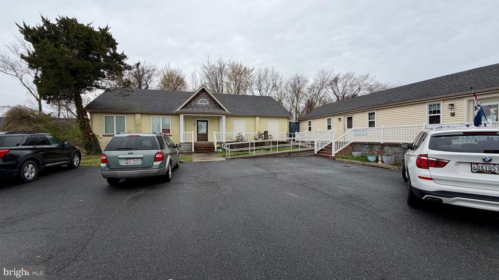 136 LEDNUM AVENUE SUITE 3