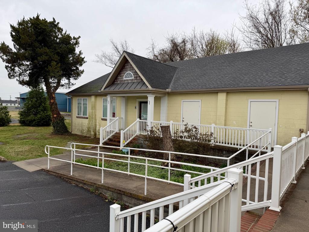 136 LEDNUM AVENUE SUITE 3