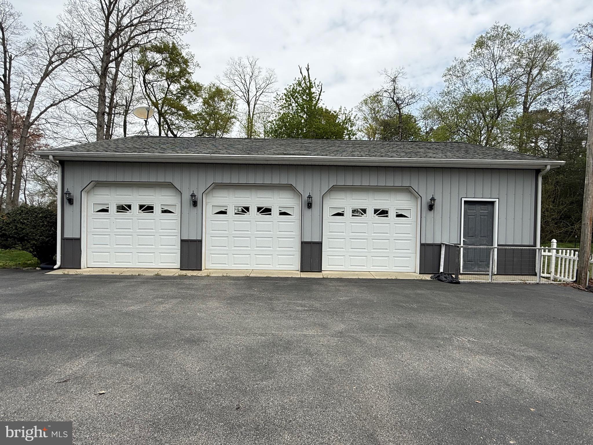22889 HOG CREEK ROAD