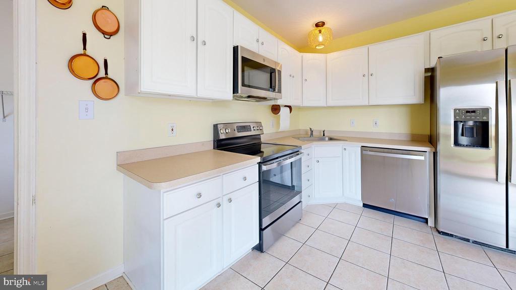 23168 DEER RUN COURT