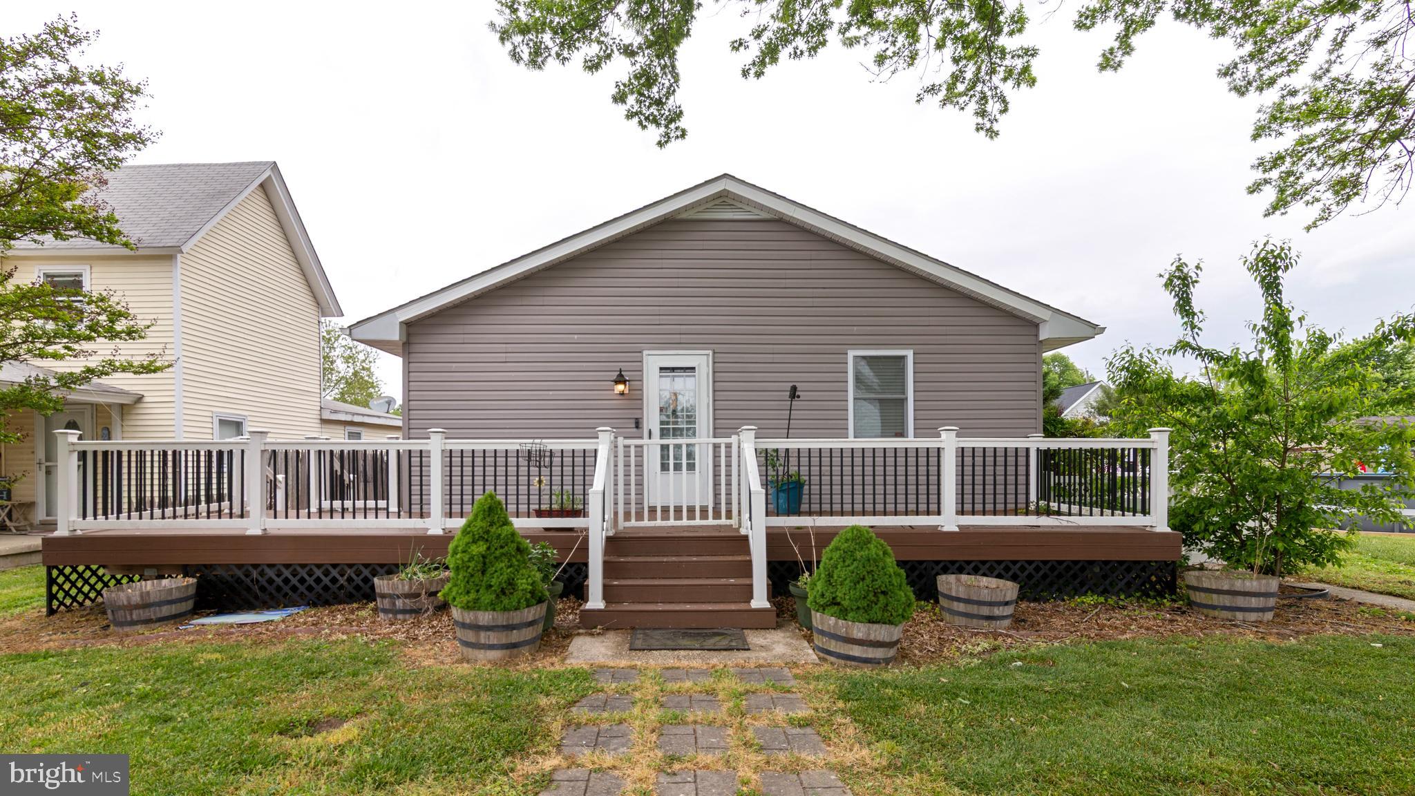 208 ORIOLE AVENUE