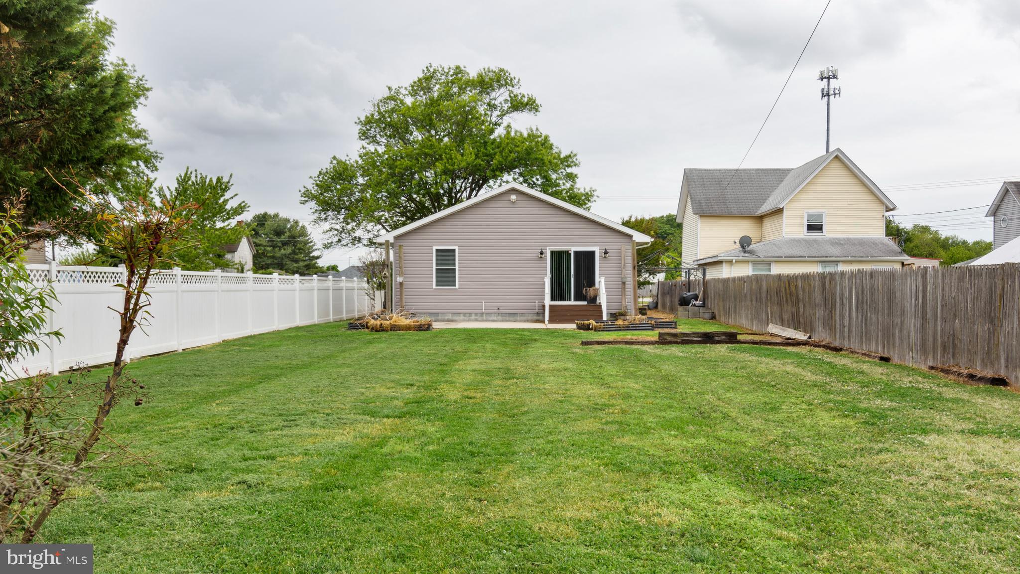 208 ORIOLE AVENUE