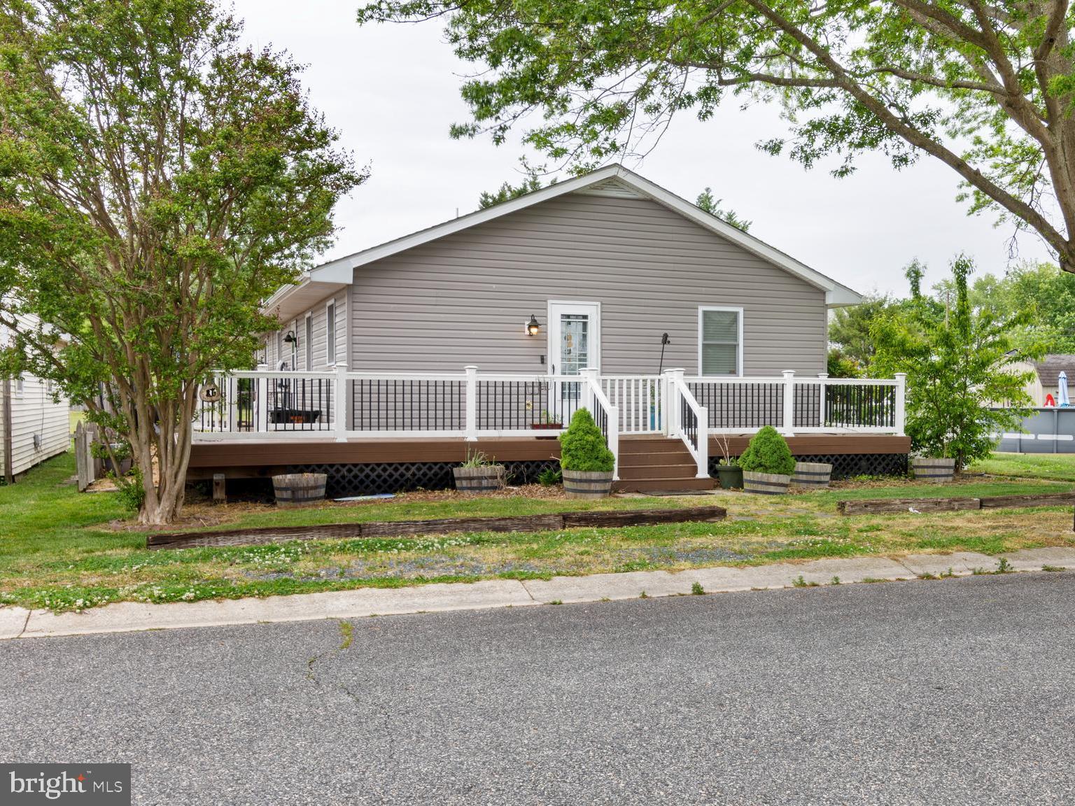 208 ORIOLE AVENUE