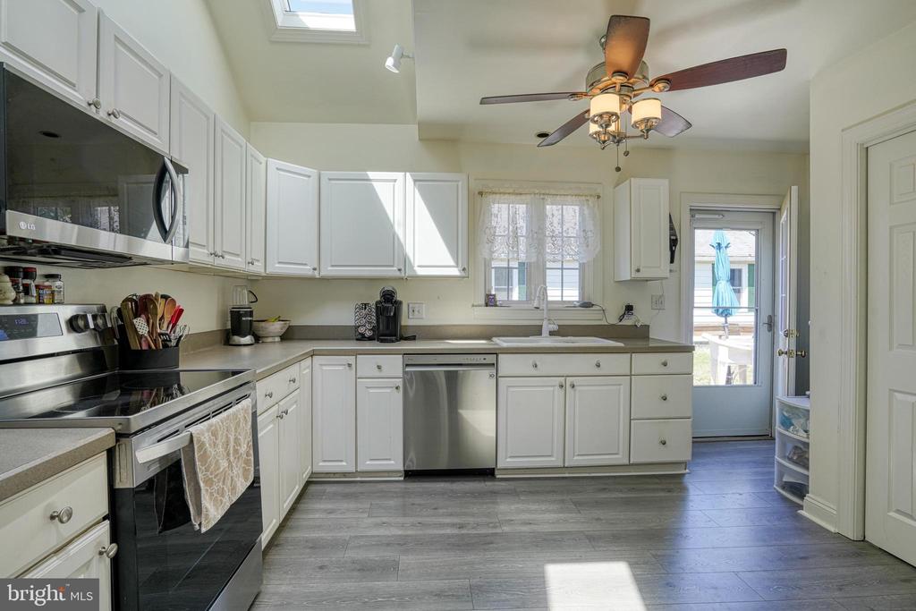 302 VERNON AVENUE